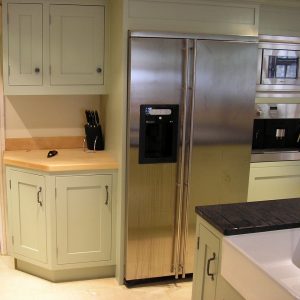 bespoke fitted kitchen maker in worcestershire