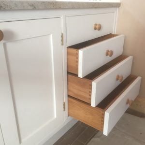 Kitchens built with dovetailed drawer boxes worcestershire